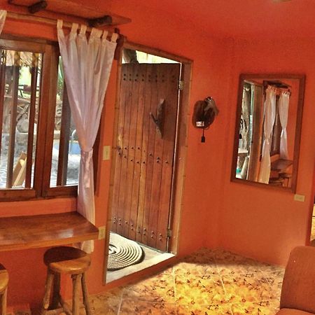 פורטו איורה Lonesome George Ecolodge חדר תמונה