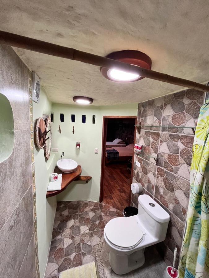 פורטו איורה Lonesome George Ecolodge מראה חיצוני תמונה