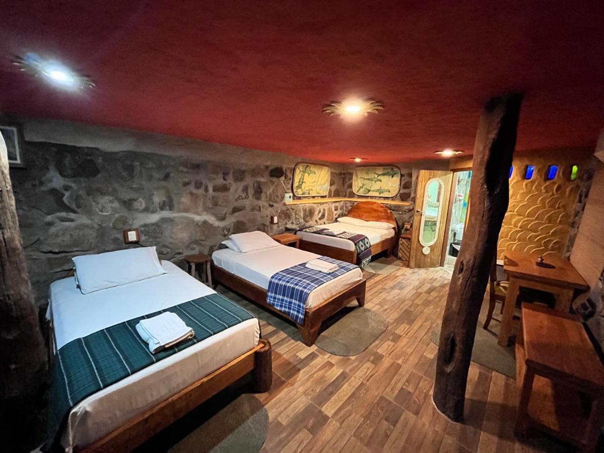 פורטו איורה Lonesome George Ecolodge מראה חיצוני תמונה