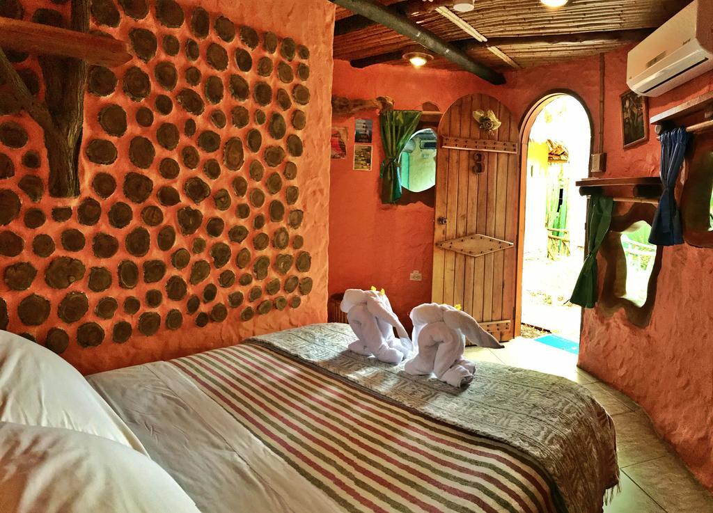 פורטו איורה Lonesome George Ecolodge מראה חיצוני תמונה