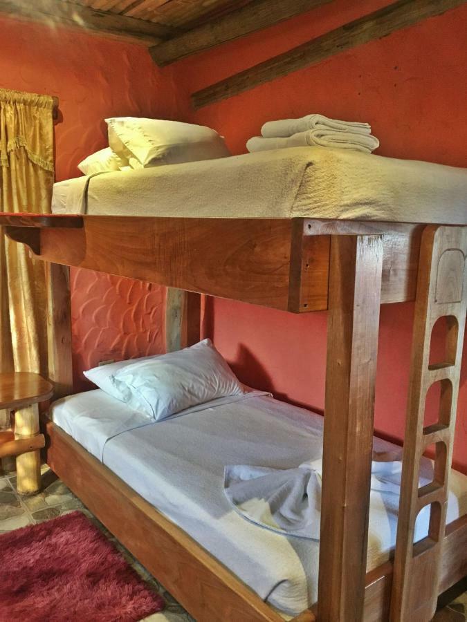פורטו איורה Lonesome George Ecolodge מראה חיצוני תמונה