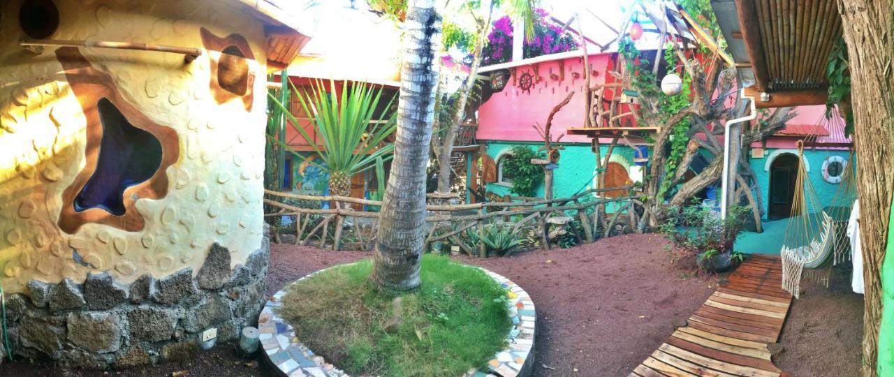פורטו איורה Lonesome George Ecolodge מראה חיצוני תמונה
